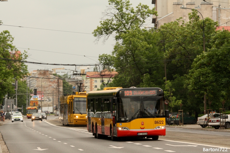 8622
Chwilowy objazd dla 103, 109 i 151 nieużywanym przez linie dzienne odcinkiem ul. Wolskiej. Taki obrazek sponsoruje parafia św. Wojciecha i odbywająca się w nim procesja.
Słowa kluczowe: SU15 8622 109 Wolska