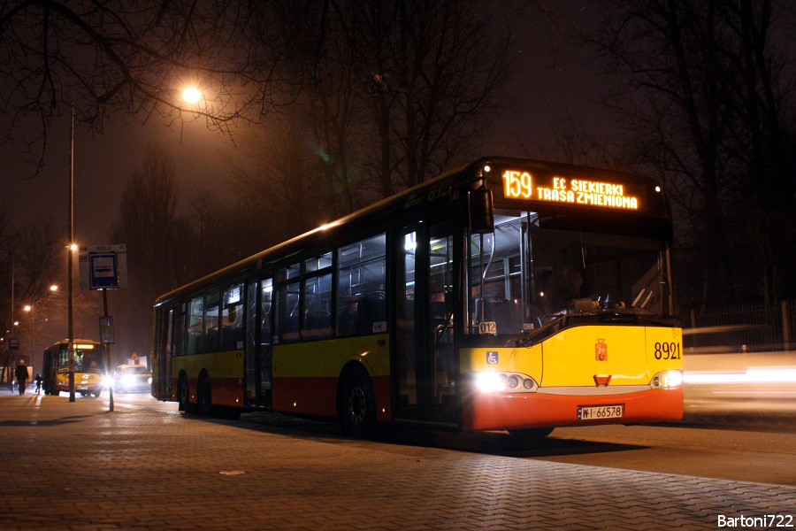 8921
Od grudnia na linii 159 wygaszoną "Redutową" zastąpiła "Kleszczowa", która to ostatnio zarzuca wielkopojemnymi promocjami na prawo i lewo. Jak nie na 103, czy 154 to...159. ;)
Słowa kluczowe: SU15 8921 159 KsięciaJanusza