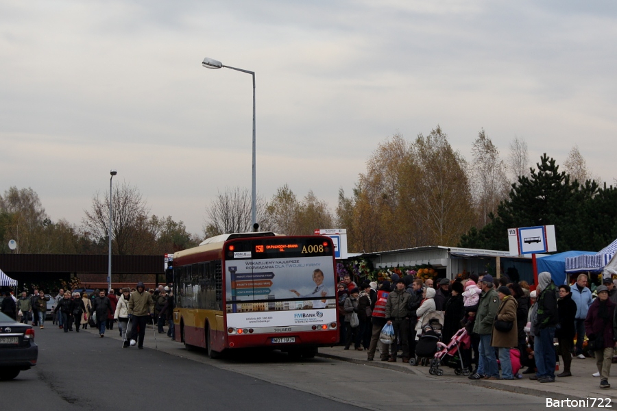 A008
Tegoroczny 1 listopada w moim odczuciu wypadł nieco słabo - zarówno organizacyjnie, jak i taborowo w stosunku do lat poprzednich. Sama brama zaś w tym roku została niedoceniona - o ile C50 w porze mojej wizytacji tam odjeżdżało puste, o tyle C40 i 409 pękały w szwach.
Słowa kluczowe: SU12 A008 C50 CmentarzPółnocnyBramaZach WS2012