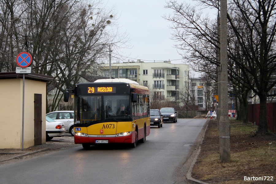 A073
Po 4 miesiącach od przebudowy krzyżówki Lazurowa/Górczewska okolica ta doczekała się jednokierunkowej linii zastępczej, która jest jej "oknem na świat". Wykorzystuje do tego nieużywaną liniowo ul. Doroszewskiego, z której  usunięto progi zwalniające. Poza szczytem i w weekendy jeździ co 20 minut, w szczycie dwa razy częściej. Obsługuje ją Mobilis swoimi Alpino - całka i dodatek.
Słowa kluczowe: SU8,6 A073 Z-9 Doroszewskiego