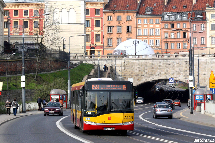 A145
13 kwietnia odbył się Orlen Warsaw Marathon - na 3 dystansach: 4km, 10km i 42km. W związku z tym wydarzeniem zamknięto wiele ulic, w efekcie czego mogliśmy oglądać takie egzotyczne widoki, jak 159 na tle starówki.
Słowa kluczowe: SU12 A145 159 AlejaSolidarności