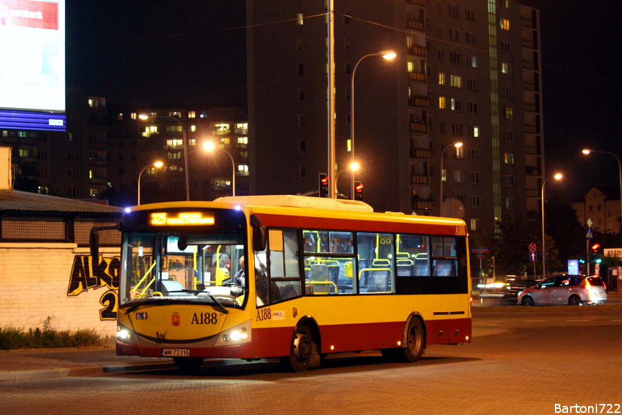 A188
Ostatni kurs linii 325. Od dnia następnego przemieniła się w 225, kursujące na tej samej trasie, ale również w weekendy. Warto dodać, że to już czwarta zmiana numeru na linii Gocław - Mokry Ług. Od 2012 roku były to kolejno: 345, 225, 325 i znowu 225.
Słowa kluczowe: Libero A188 325 Gocław