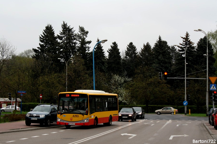 A193
Ex A199, czyli jedyny Libero w nowych barwach. Ostatnio z wiadomej okazji większość pojazdów jest przyozdobiona we flagi.
Słowa kluczowe: Libero A193 228 Pruszkowska