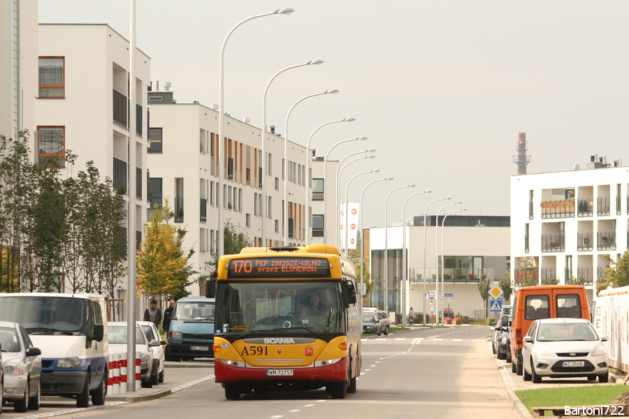 A591
Scania przebija się przez świeżo wybudowane osiedla. Swoją drogą - robią wrażenie! Fontanny, ławeczki, zegary i hasło przewodnie "Wilno - Miasto Perspektyw" dość ładnie się komponują.
Słowa kluczowe: OmniCity A591 170 Zamkowa