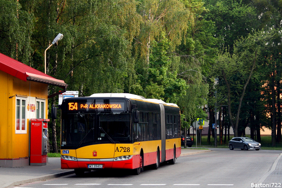 A728
Dodatkowe metry na 154 oczekują na ostatnie kółko tego dnia. Promocja miała związek z brakiem kurdupli. Reakcją łańcuchową za Libero i Soliny poszły "dwunastki", których widocznie nie wystarczyło już na ten dodatek.
Słowa kluczowe: SU18 A728 154 StareBemowo