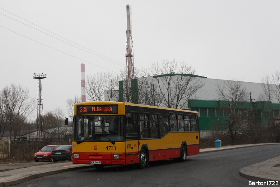 4733
Strasznie zaniedbana ta okolica. Opuszczone domy i chaszcze uroku nie dodają. A pogodę na objazdówkę tej trasy miałem świetną - zaczął zacinać śnieg, wiać wiatr, ochłodziło się momentalnie.
Słowa kluczowe: M121 4733 338 ZajezdniaUtrata