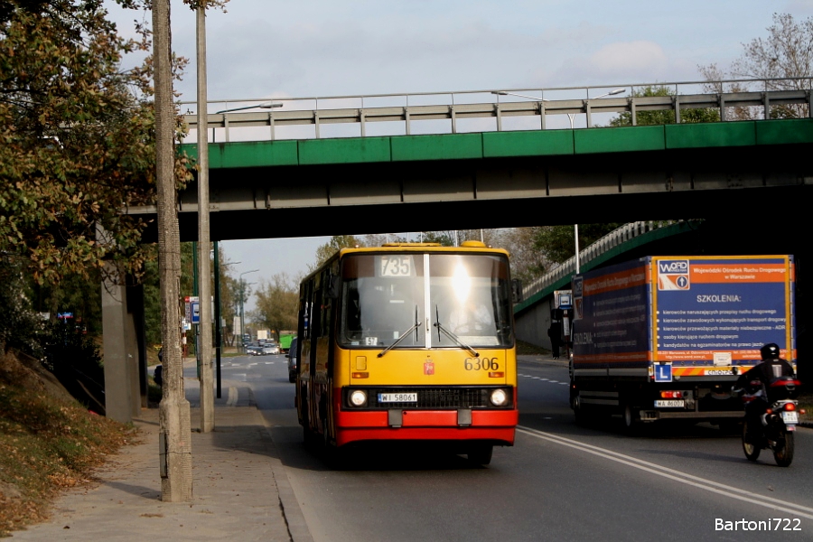 6306
Od soboty 6 października ta linia (jak również 705) zostają wydłużone do stacji metra Marymont. Co za tym idzie, znikają z niej Ikarusy - a były nań od początku istnienia.
Słowa kluczowe: IK260 6306 735 Płochocińska