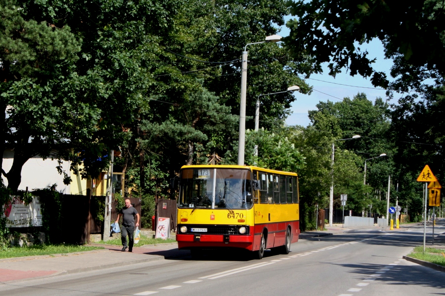 6470
Ikarus z "Woronicza" w odległej dla siebie Wesołej i obcej linii 173. Kierowcy chyba zdali sobie sprawę jaki dostąpił ich zaszczyt i byli wyrozumiali dla fotografów. ;-) Ten zwolnił do zdjęcia i postał chwilę na przystanku - pozdrawiam!
Słowa kluczowe: IK260 6470 173 Wesoła