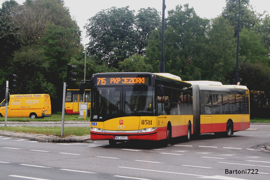 8511
Od poniedziałku 13 czerwca tylko w porannym szczycie 715 otrzymało kursy skrócone do krańca PKP Jeziorki. Są to trzy BWLkowe kursy z 709 i 727. Przy okazji debiut tego typu taboru na tej linii. :)
Słowa kluczowe: SU18 8511 715 AlejaWilanowska