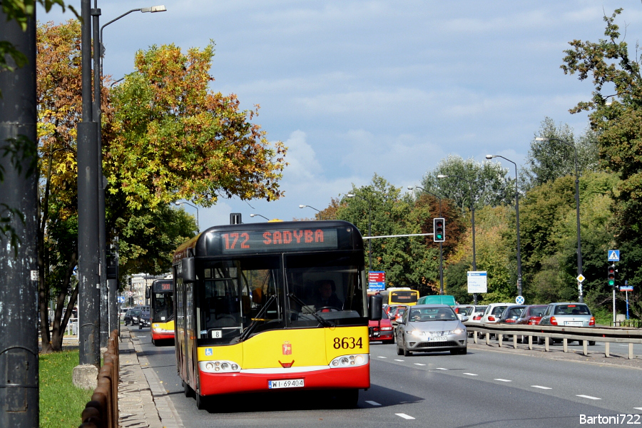 8634
29 września odbyła się 35 edycja "Maratonu Warszawskiego". Z tej okazji na mieście było wiele utrudnień. Autobusy jeździły kilometrowymi objazdami, a rozkłady można było włożyć między bajki.
Słowa kluczowe: SU15 8634 172 Puławska