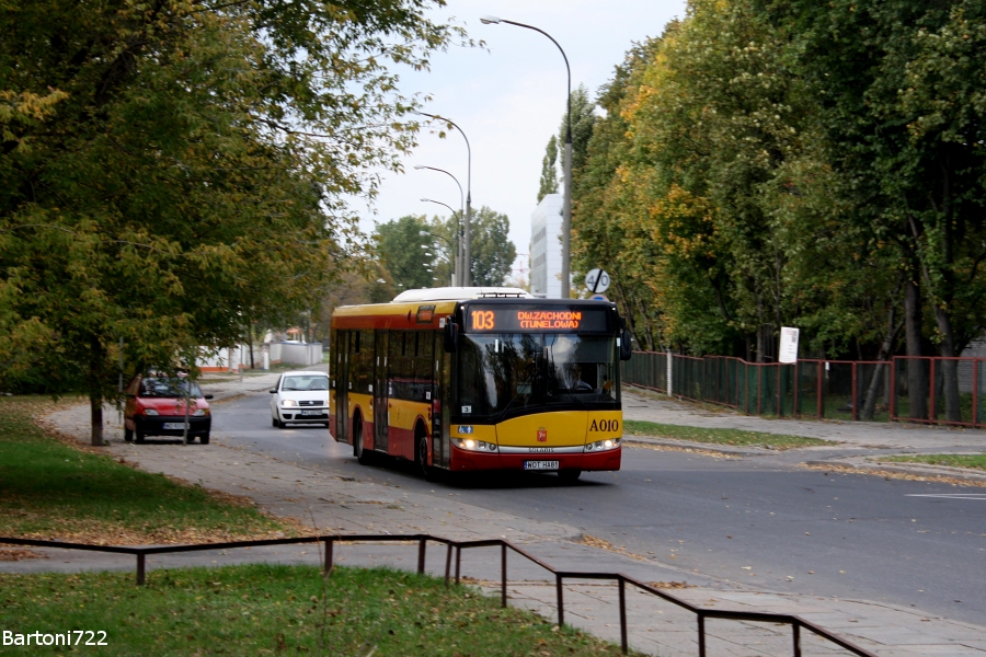 A010
Od tego weekendu powiało nowością na 103. ;-) Stare SU12 zostało na jednej brygadzie - na pozostałe 4 weszły widoczne na zdjęciu, o dwa lata młodsze. Robiłem to zdjęcie z myślą o tym, że w Mobilisie zabrakło wozów, ale po powrocie do domu wyszło, że najpewniej pochodzą ze skasowanej od początku października 444.
Słowa kluczowe: Mobilis A010 103 Ostroroga