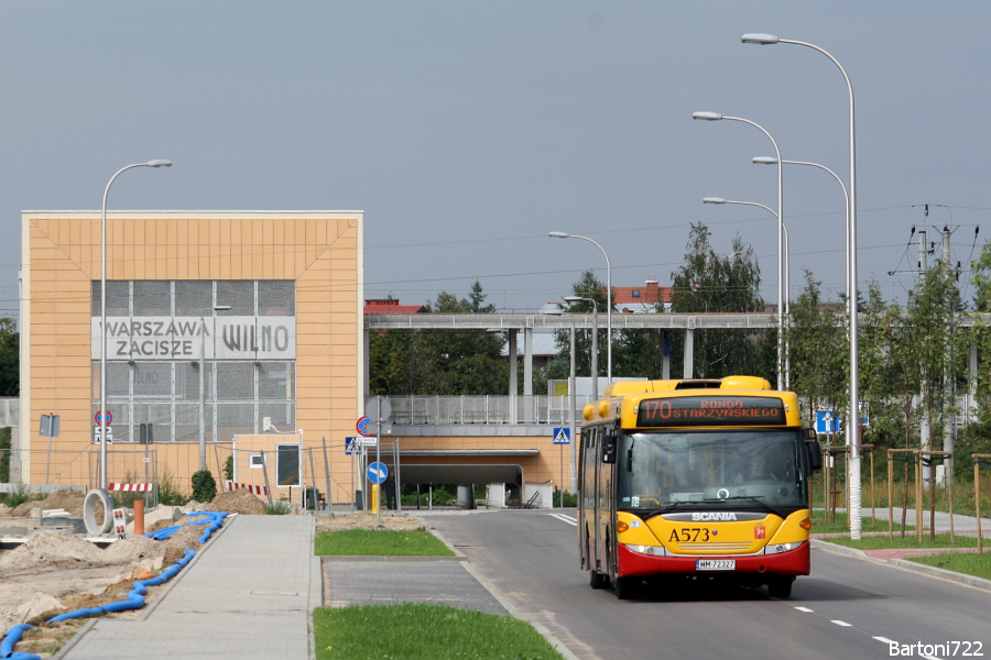 A573
170 od września zostało wydłużone pod otwartą jakiś czas wcześniej stację Zacisze-Wilno. Frekwencja jak do tej pory nie powala - ale może pasażerowie się przyzwyczają do nowego odcinka.
Słowa kluczowe: OmniCity A573 170 Wierna