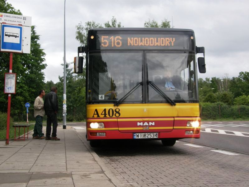 A408
Wyjątkowa solówka zaraz zabierze niechcianych pasażerów i pojedzie dalej. :)
Słowa kluczowe: NL223 A408 516 Ćmielowska