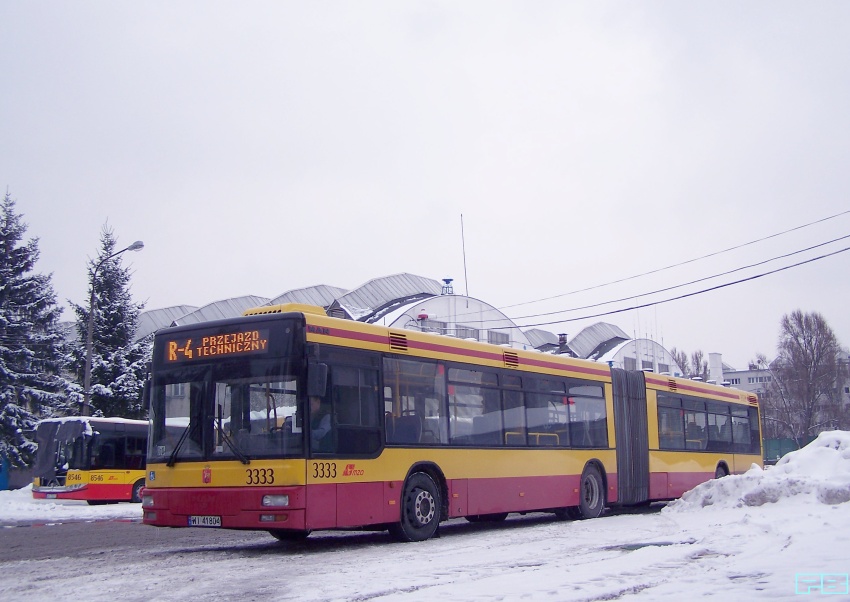 3333
Rozgrzewa się przed wyjazdem. A huczy i dymi...
Słowa kluczowe: NG313 3333 ORT 2013