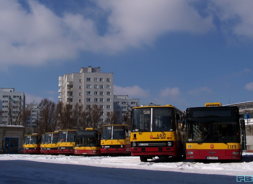 6402
Wy tam Urbinettami żonglujecie, a tu na wyjazd dodatkowy czeka 6402.
Słowa kluczowe: IK260 6402 ORT 2012