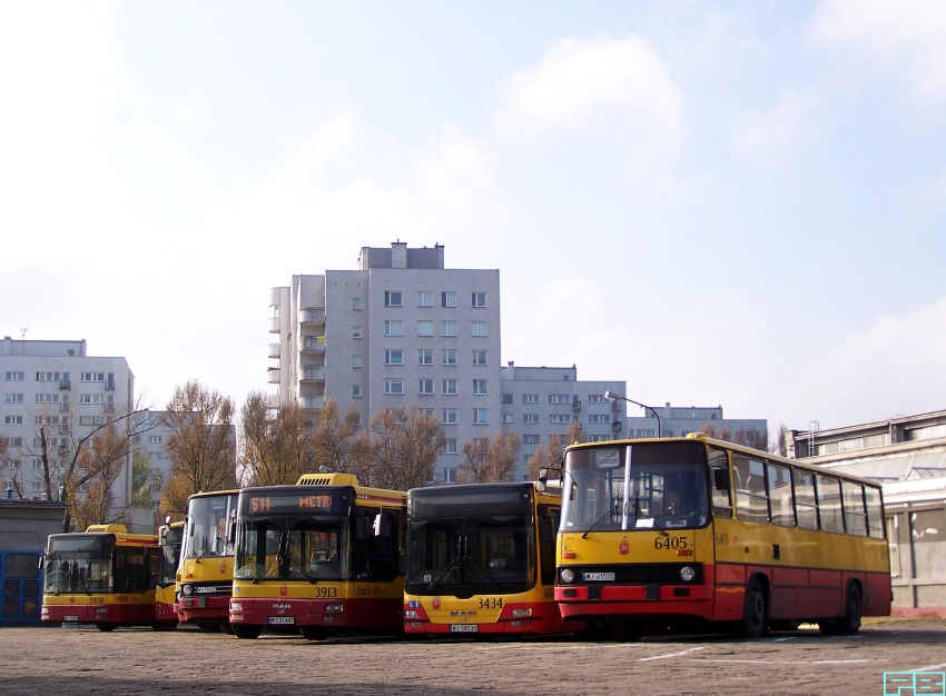 6405
No i Ikar po nowemu pokimał na ORT.
Słowa kluczowe: MZA R13 Ikarus260 6405 2012