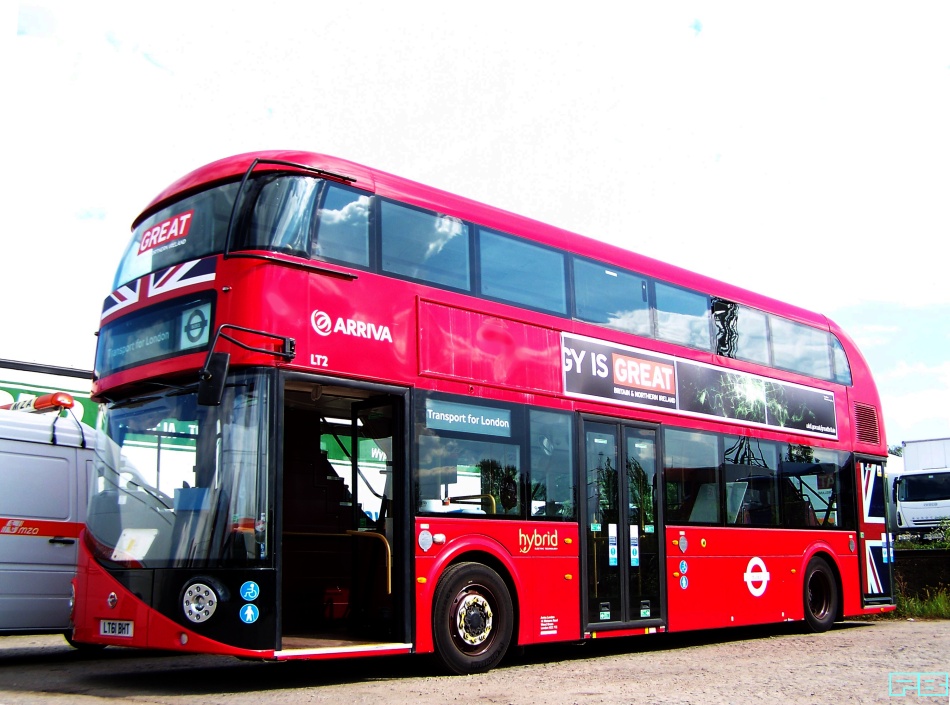 Wrightbus
Następca Routemastera w Warszawie. Hybrydowy piętrus Borismaster w barwach Arriva.
Słowa kluczowe: Wrightbus LT2 Ordona 2013