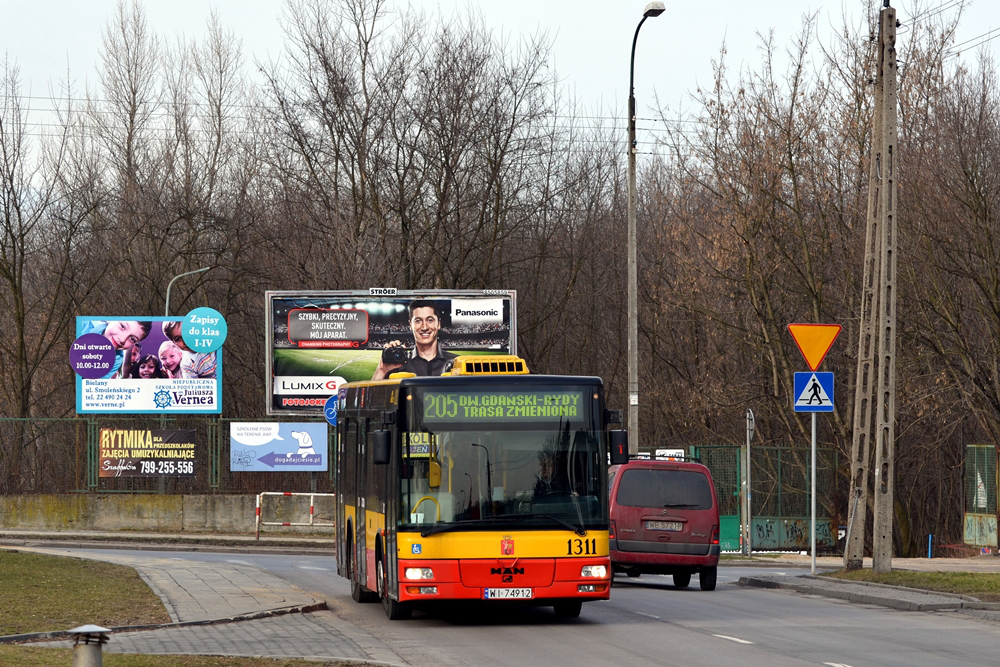 1311
205 na ulicy Lektykarskej pojawiło się za sprawą zamknięcia tunelu pod Al. Armii Krajowej.
Słowa kluczowe: NM223 1311 205 Lektykarska