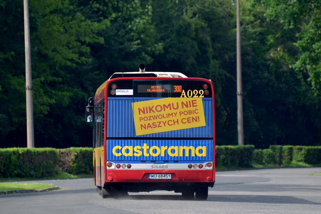 A022
300 jest jedną z najkrótszych linii w sieci ZTM. Półkurs w kierunku Toru Służewiec zajmuje 7 minut, natomiast drogę powrotną pokonuje o 4 min. dłużej. Postoje na krańcach wynoszą 3 min. na Torze Służewiec i 9 minut na M. Wilanowska. Linię obsługuje jeden maraton z Mobilisu na SU12 z nowszego kontraktu. Co do obłożenia, to jest całkiem nieźle.

Słowa kluczowe: SU12 A022 300 alejaWyścigowa