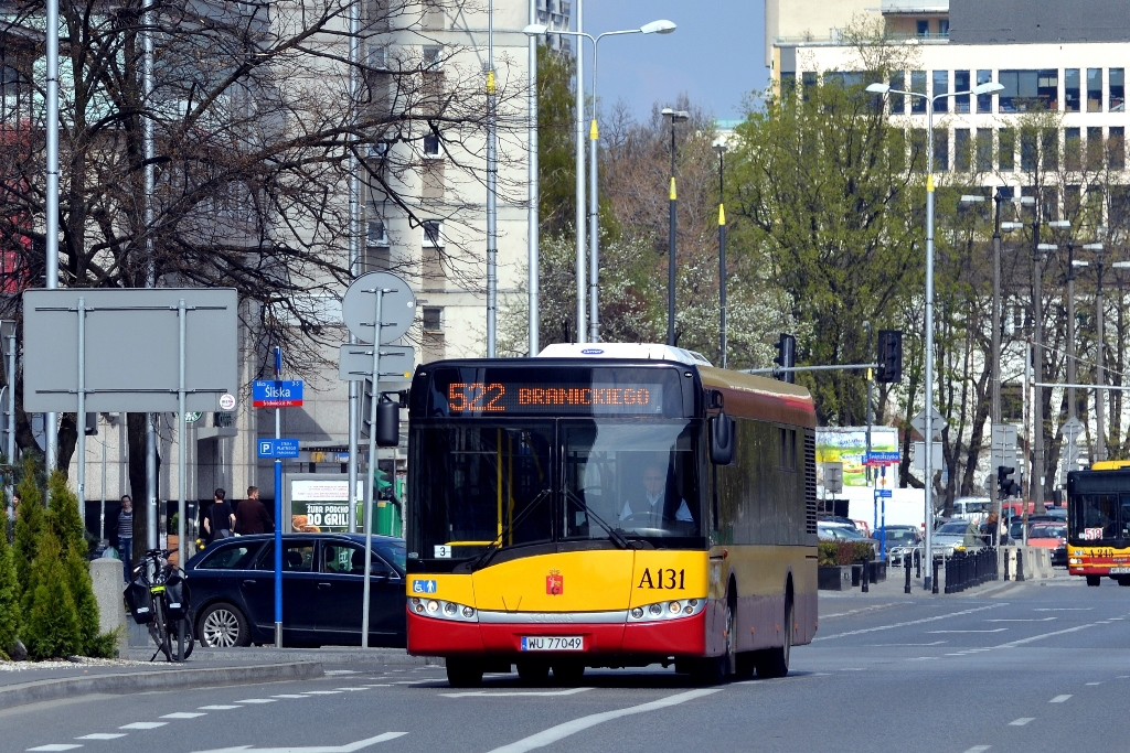 A131
W związku ze zmianami związanymi z remontem wjazdu na kraniec Dw. Centralny, linia 522 została wydłużona do przystanku "Emilii Plater 04", gdzie tymczasowo krańcuje. A pan kierowca na mój widok wychylił się ze swojego wehikułu i zaczął rzucać w moim kierunku niezbyt przyjemnymi epitetami...
Słowa kluczowe: SU12 A131 522 EmiliiPlater