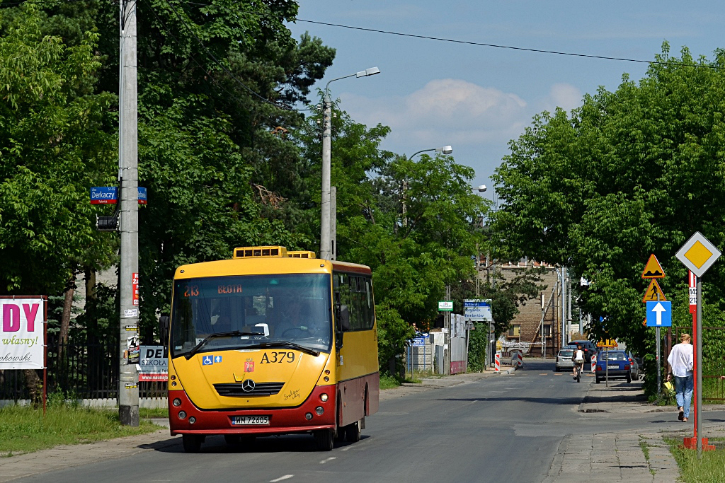 A379
Mimo tego, że linia 213 ma dość długą trasę, kursują na niej Soliny i Libera ze względu na zbyt małą frekfencję na większe wozy.
Słowa kluczowe: H7-20 Solina A379 213 Bysławska