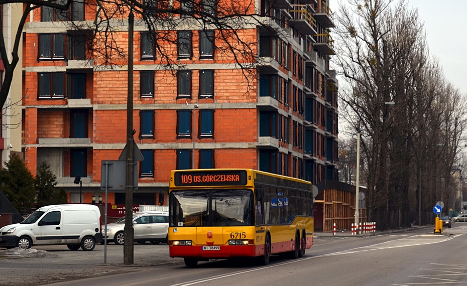 6715
Jeden z dwóch przedstawicieli serii 67xx, który został przemalowany. 
Słowa kluczowe: N4020 6715 109 Karolkowa