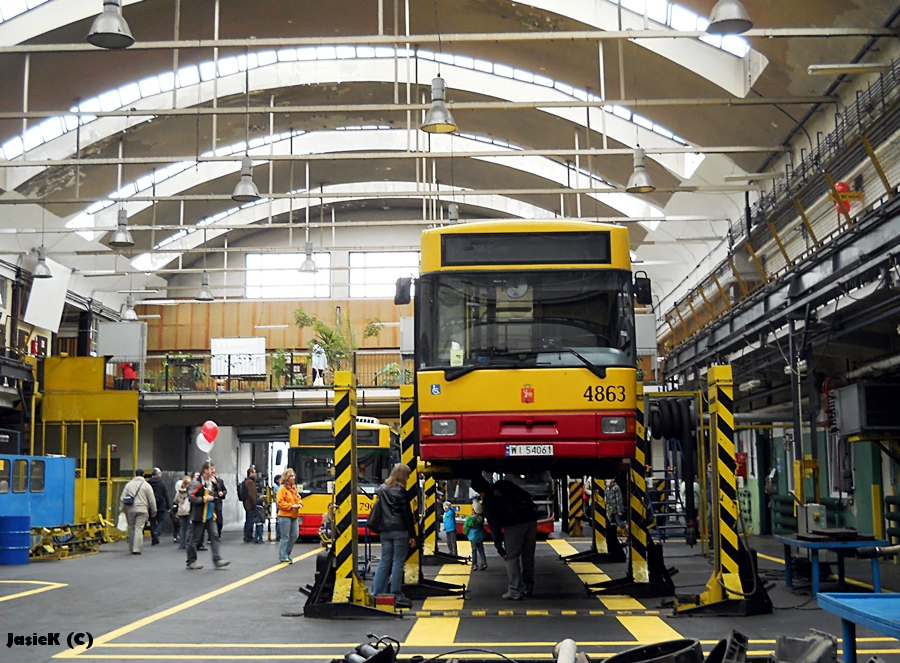 4863
Jedną z atrakcji tegorocznych DTP był wstęp na halę OC. Ogólnie lokalizację i organizację DTP 2012 uważam za bardzo udane.
Słowa kluczowe: M121M 4863 DTP2012