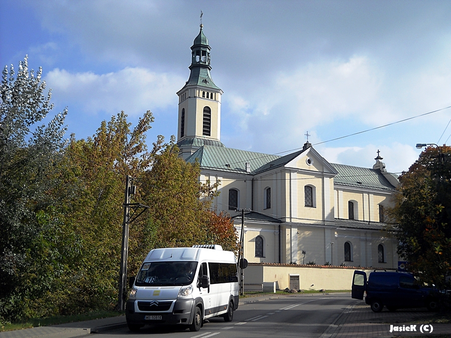 WE 1081K
Spodziewałem się Levenda, ale przyjechał ten Citroen. Ogólnie L18 ma dość słabą frekwencję, podczas półkursu o 13:14 ze Skibińskiego jechała tylko jedna osoba (czyli ja), a z powrotem jakieś dwie babcie...
Słowa kluczowe: EuropaExpress L18 StareBabice 2012