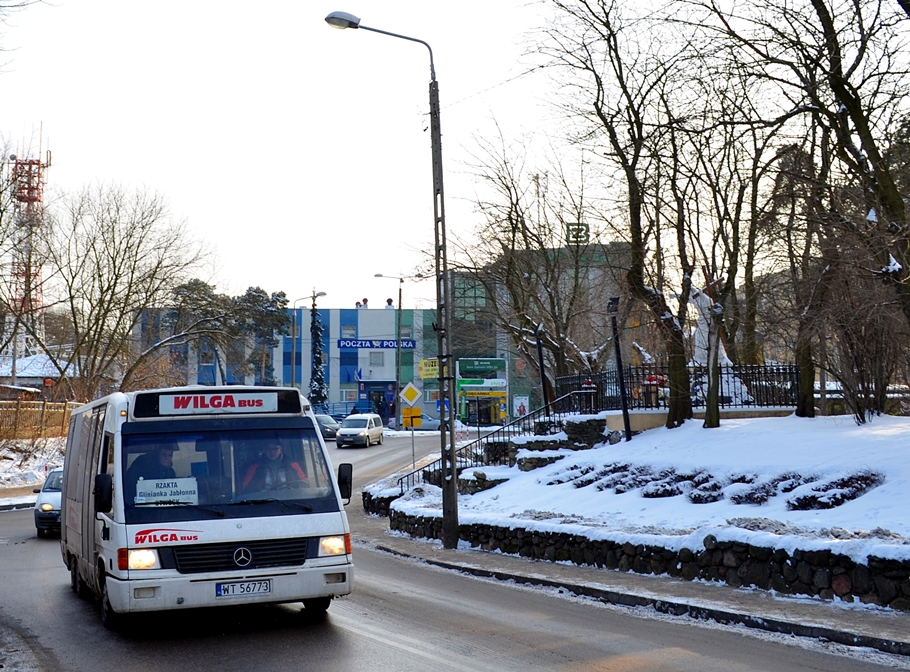 WT 56773
Wiem, że kadr trochę "na ostatnią chiwlę", ale takich potworków za wiele nie mamy. Obeznanego w Mercach proszę o uzupełnienie mnie o model.
Słowa kluczowe: Mercedes WT56773 Wilga Orla