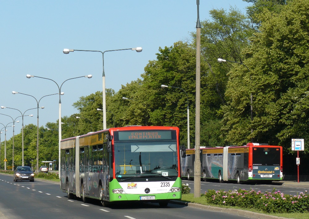 2335
W zeszłym roku w związku Euro 2012 do Warszawy zawitały Mercedesy Conecto G z MPK Lublin.
Słowa kluczowe: ConectoG 2335 Contibus Krasińskiego