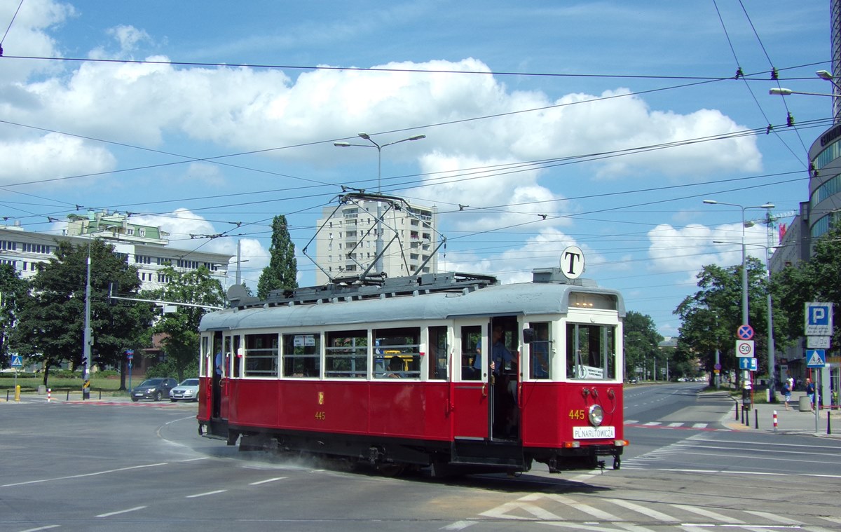 445
Berlinka jedzie aż się kurzy.

Słowa kluczowe: K 445 T AlejaSolidarności