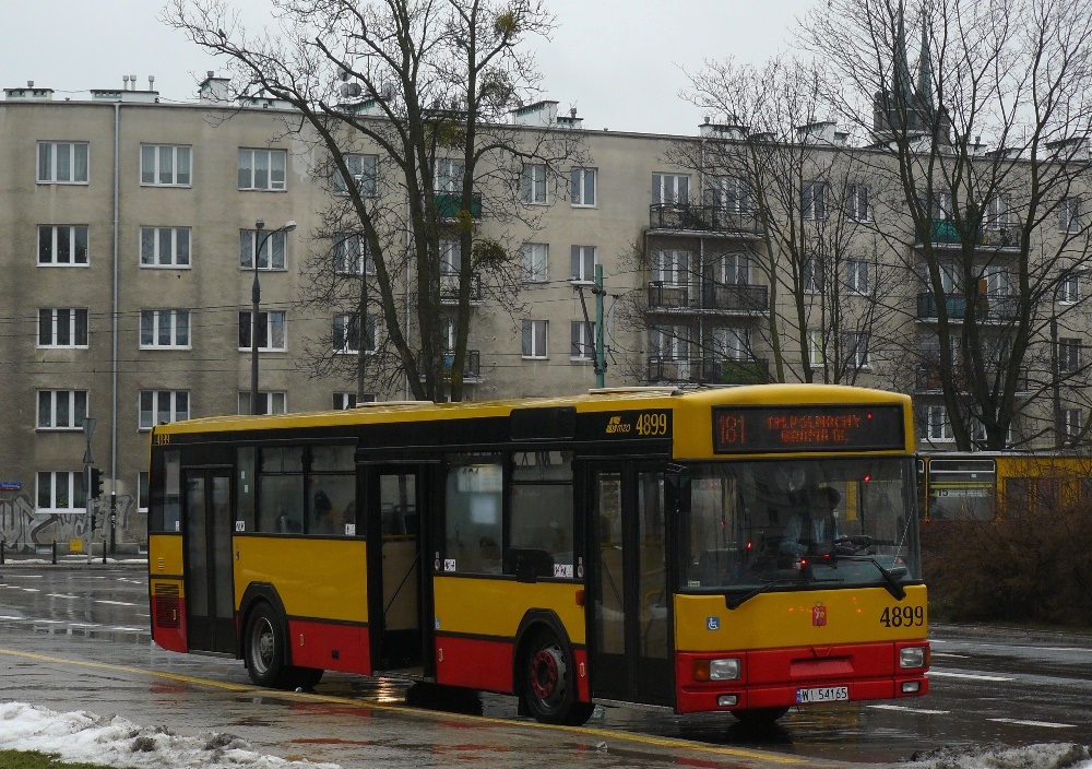 4899
Gnioty praktycznie też zniknęły - ostało się kilka sztuk na Stalowej.
Słowa kluczowe: M121M 4899 181 PlacWilsona