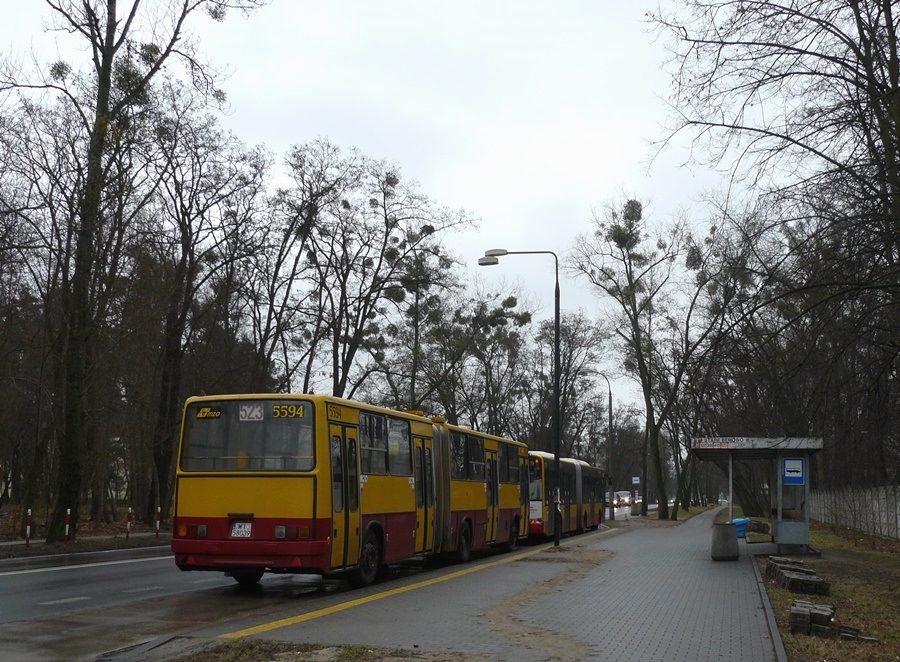 5594
Ikarus na 523 - w dawnych czasach to nie było nic nadzwyczajnego...
Słowa kluczowe: IK280 5594 523 Radiowa