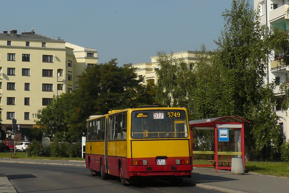 5749
517 była tą linią, na której Ikarusy królowały - ale każdy król kiedyś musi skończyć swoje panowanie.
Słowa kluczowe: IK280 5749 517 Targówek