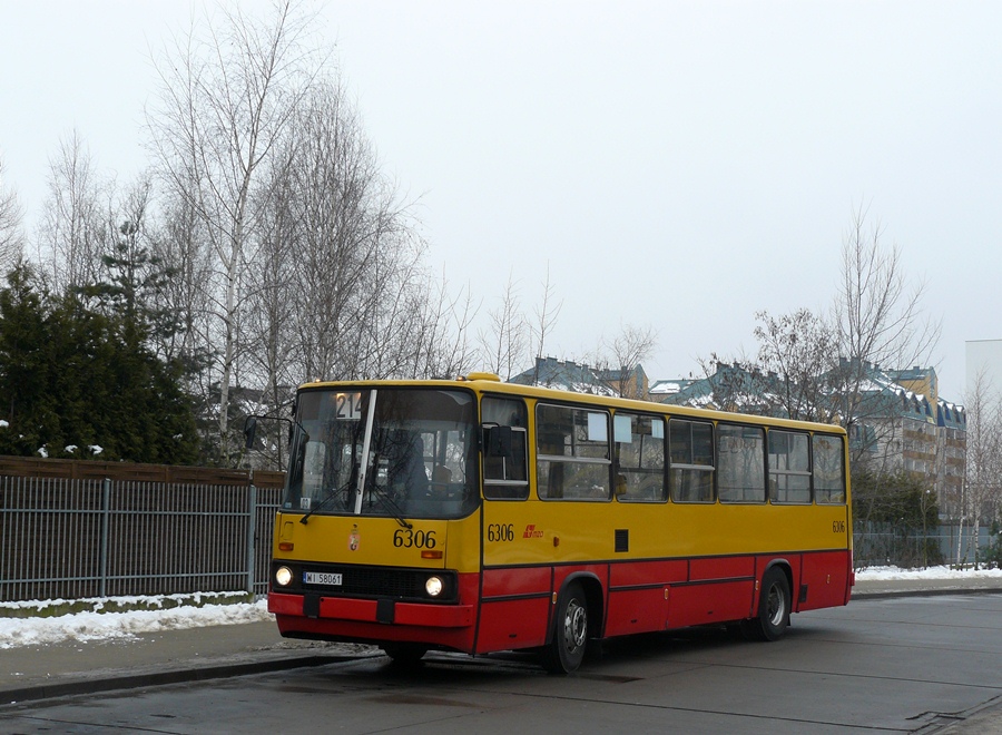 6306
Ikarus po nowemu na 214. Jechałem tym kursem - było max. pięć osób.
Słowa kluczowe: IK260 6306 214 Nowodwory