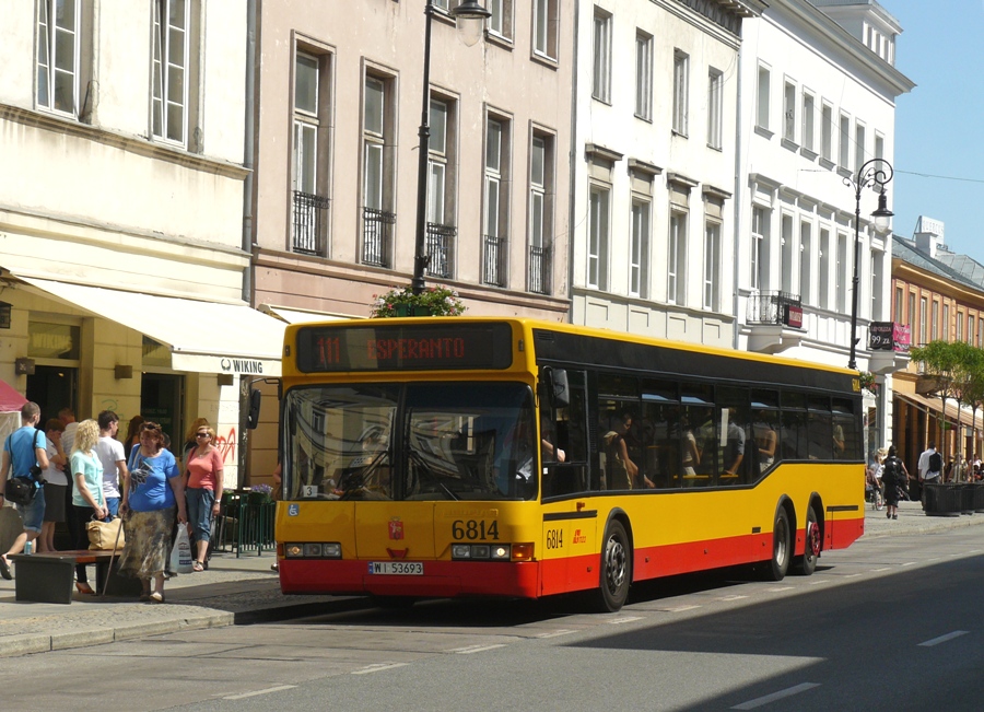 6814
Ginący gatunek - Neoplan z leżącym silnikiem.
Słowa kluczowe: N4020 6814 111 NowyŚwiat