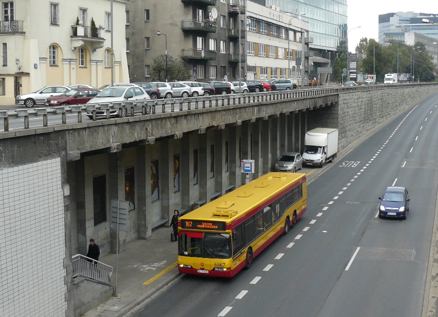 6867
Teraz kilka zdjęć Neoplanów - one też odchodzą.
Słowa kluczowe: N4020 6867 187 AlejaArmiiLudowej