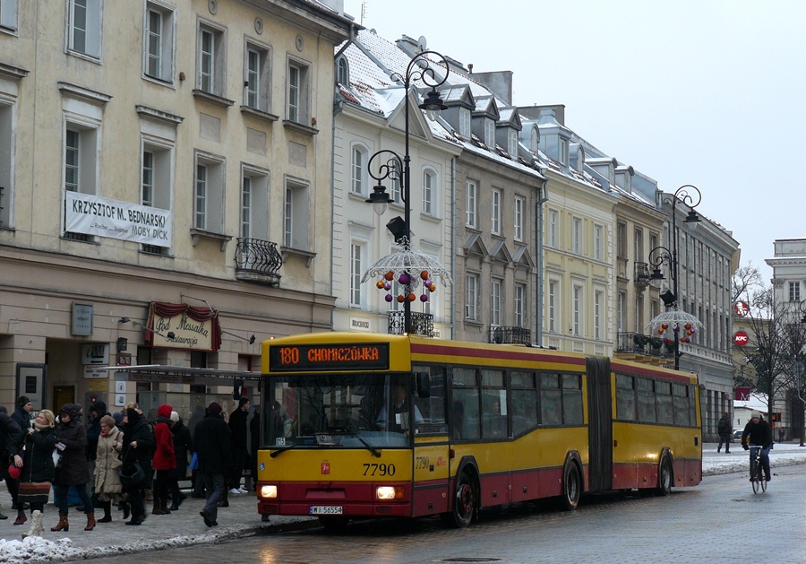 7790
Odkurzacz z osiadłym tyłem na 180
Słowa kluczowe: M181M 7790 180 KrakowskiePrzedmieście