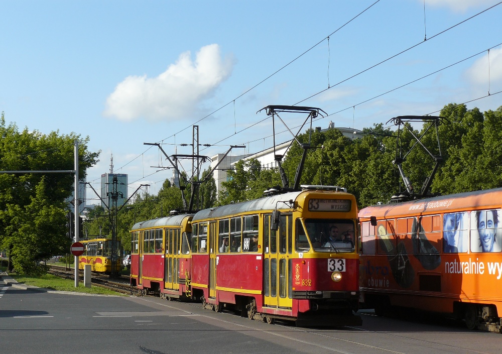 832+831
Słowa kluczowe: 13N 832+831 33 AlejaNiepodległości