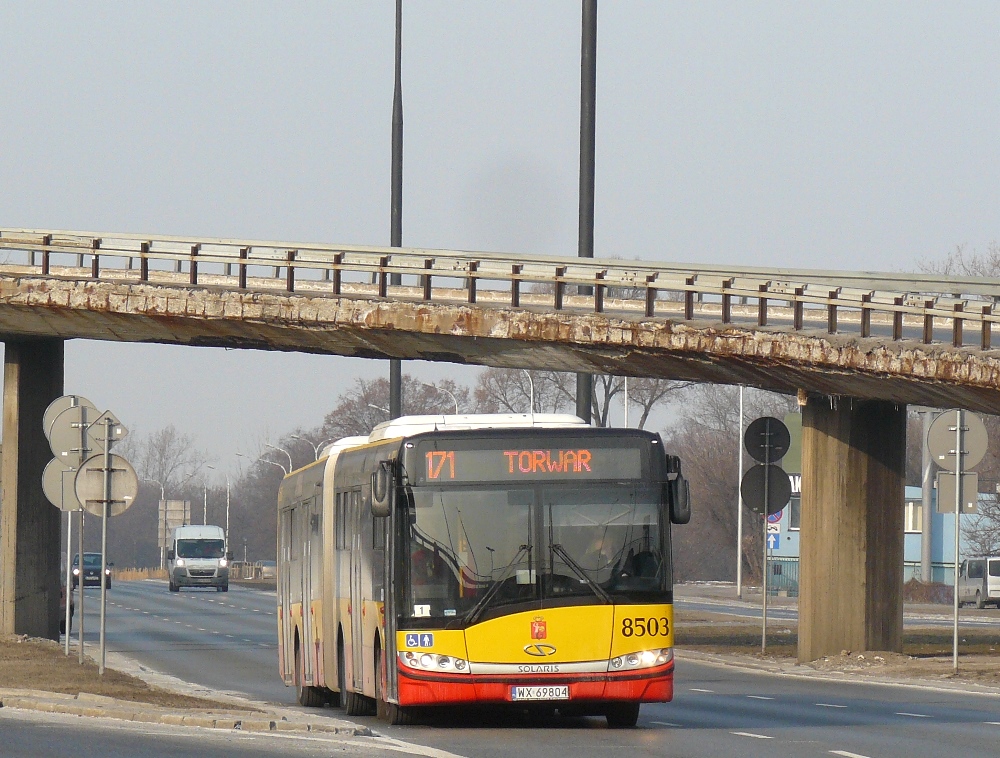 8503
Jeszcze przed remontem łączników Trasa Łazienkowska x Wisłostrada.
Słowa kluczowe: SU18 8503 171 Solec