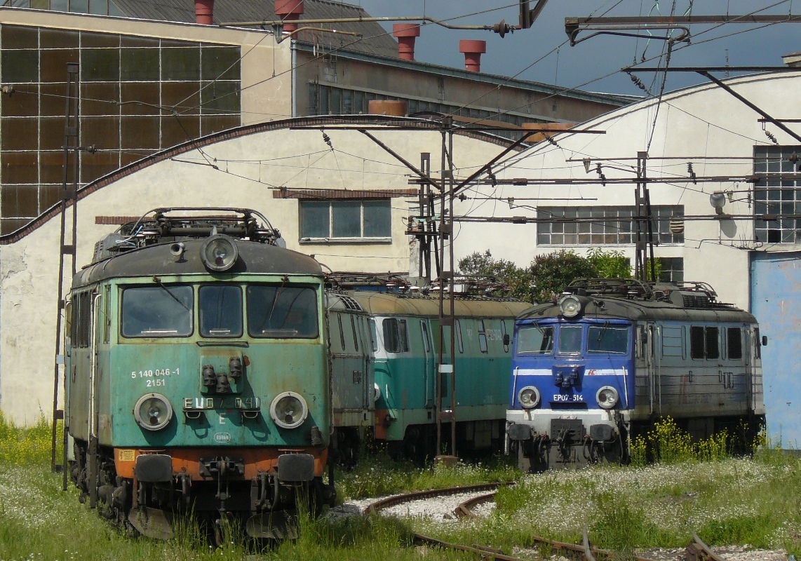 EU07-041
EU07-041 ( rocznik 1968 ) z PKP Cargo w towarzystwie EP07-514 ( rocznik 1989 ) z PKP IC na gościnnych występach.
EU07-041 zielone barwy nosiła w okresie 4.2007 - 4.2015. Obecnie oczekuje naprawy głównej
Słowa kluczowe: EU07 EP07 EU07-041 EP07-514 WarszawaOdolany