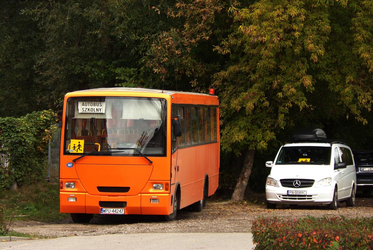 WPU 44247
Jelcz L090MS ( rocznik 2004 ) z Dar-Bus Jasiorówka.
Słowa kluczowe: L090MS WPU 44247 Konstancin-Jeziorna