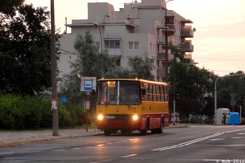 1299
Lewarek na Siekierkach.

Pozdrowienia dla Kukuryka i kierowcy.
Słowa kluczowe: IK260 1299 162 ECSiekierki