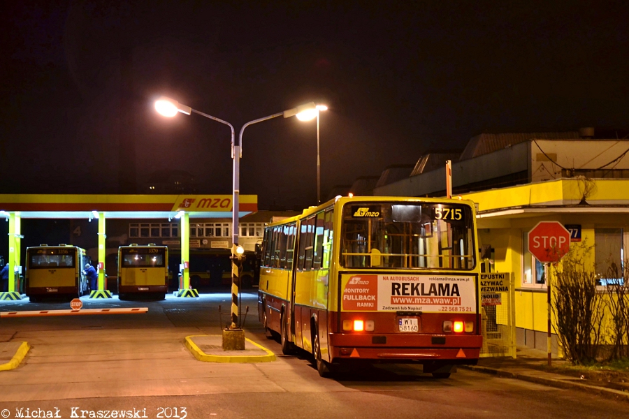 5715
W dniu wczorajszym, dokładnie o godzinie 20:48 wóz 5715 zjechał z popołudniowego dodatku 04/705 na zajezdnię przy ulicy Stalowej. Tym samym stał się ostatnim Ikarusem, który pojawił się liniowo na warszawskich ulicach.

[b]Dziękujemy za 35 lat w służbie miastu![/b]
Słowa kluczowe: IK280 5715 PT ZajezdniaStalowa