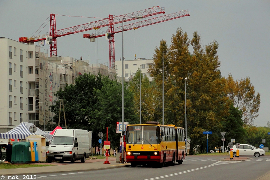 5774
186 na nowej trasie. 

A Nowodwory cały czas się rozbudowują...
Słowa kluczowe: IK280 5774 186 Światowida