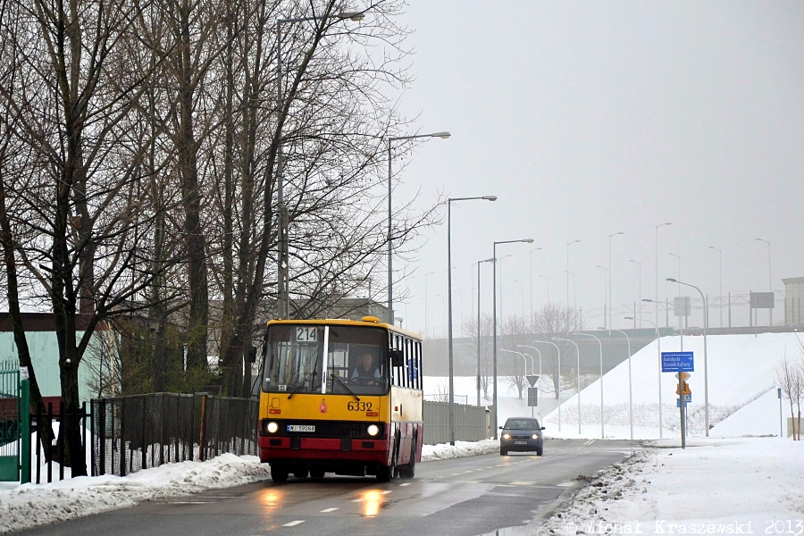 6332
Od poniedziałku numer tej linii zmienia się na 314, ale Ikarusy na szczęście na niej zostają :D
Słowa kluczowe: IK260 6332 214 Świderska