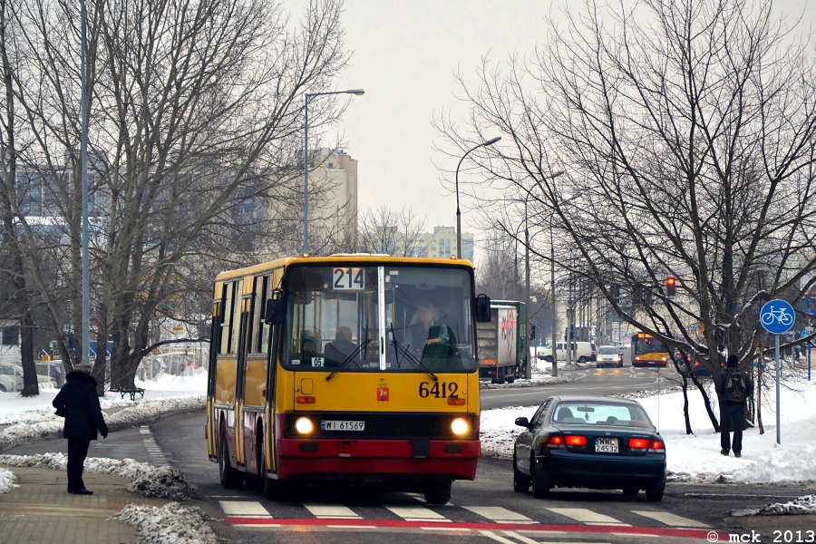 6412
Ikarus na 214 właśnie odjeżdża z przystanku "Świderska".
Słowa kluczowe: IK260 6412 214 Świderska