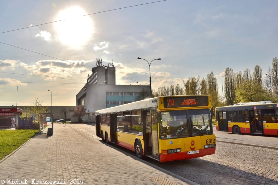 6812
Przejechać się nad leżącym silnikiem w Neoplanie - to jest to :D
Słowa kluczowe: N4020 6812 713 CmentarzWolski