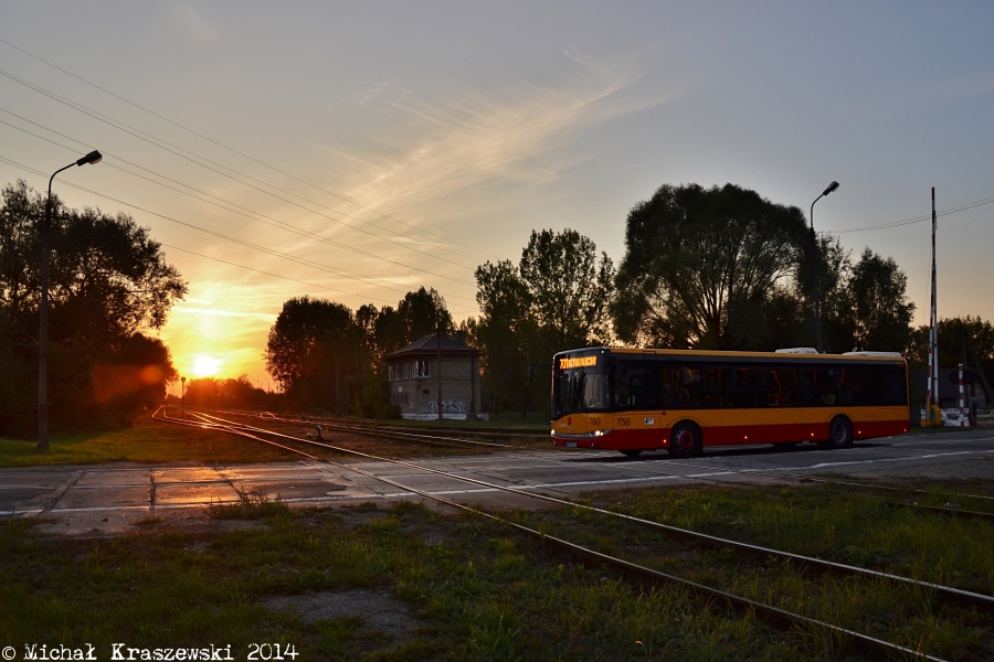 750
Słowa kluczowe: SU12 750 701 Wólczyńska