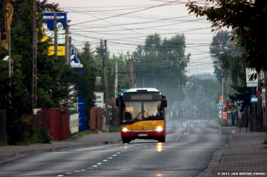 A060
Godz. 4:50. Małe Alpino zmierza na swój pierwszy kurs do tymczasowej pętli 'Tytułowa'.
Słowa kluczowe: Mobilis A060 Z8 2013